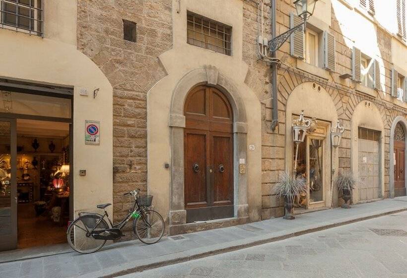 تختخواب و صبحانه Santo Spirito Venti