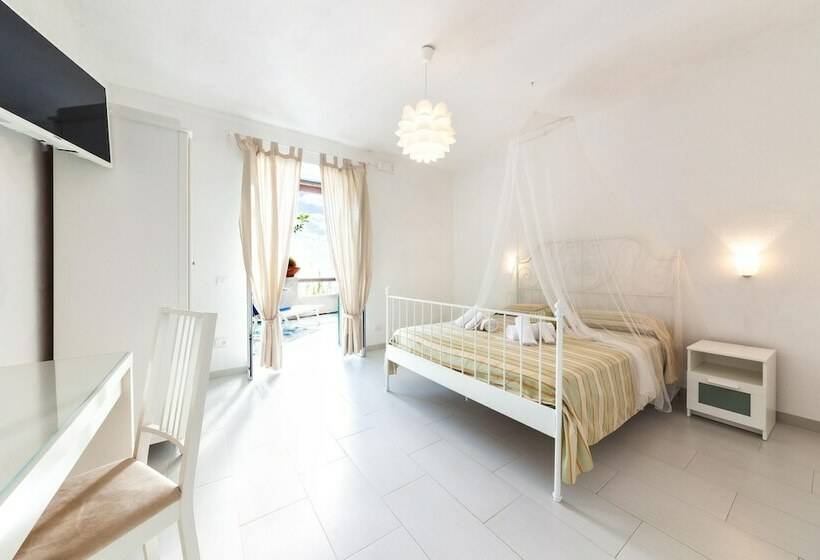 簡易ホテル Ristorante Il Giardino Del Nonno