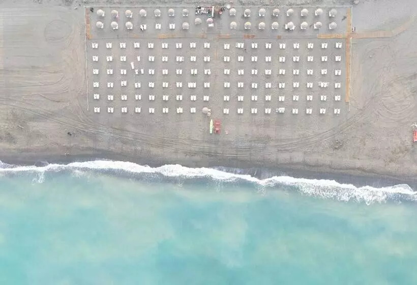 Hotelli Campeggio Del Forte