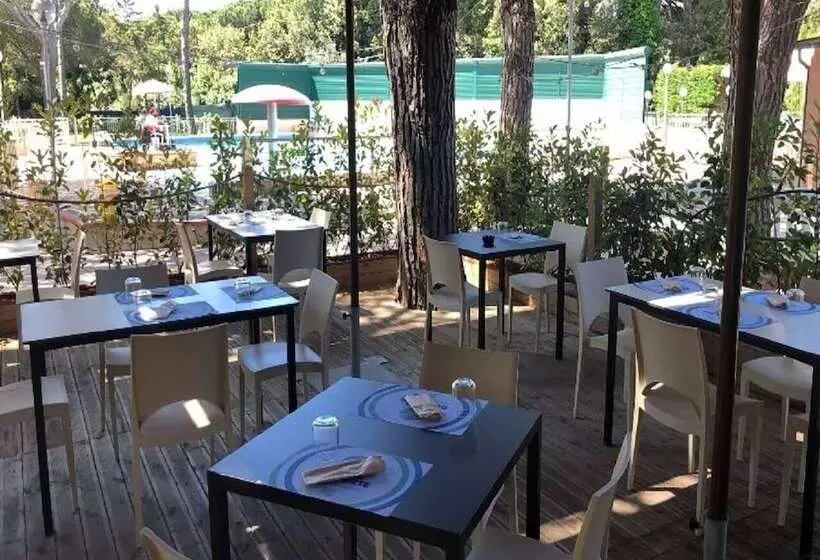 Hotelli Campeggio Del Forte