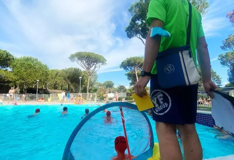 Hotelli Campeggio Del Forte