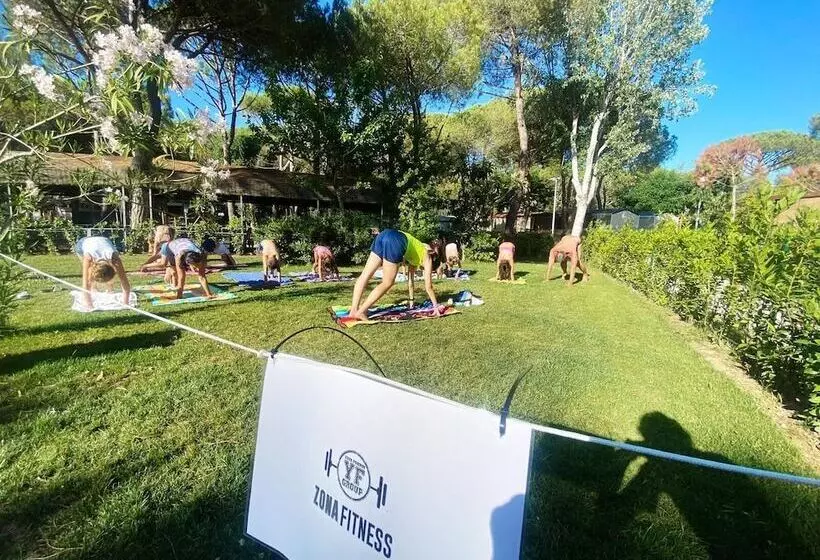 Hotelli Campeggio Del Forte