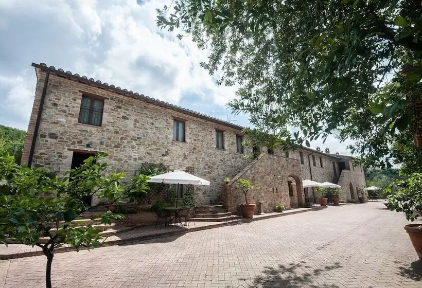 Maaseutuhotelli La Fonte Di Montebuono