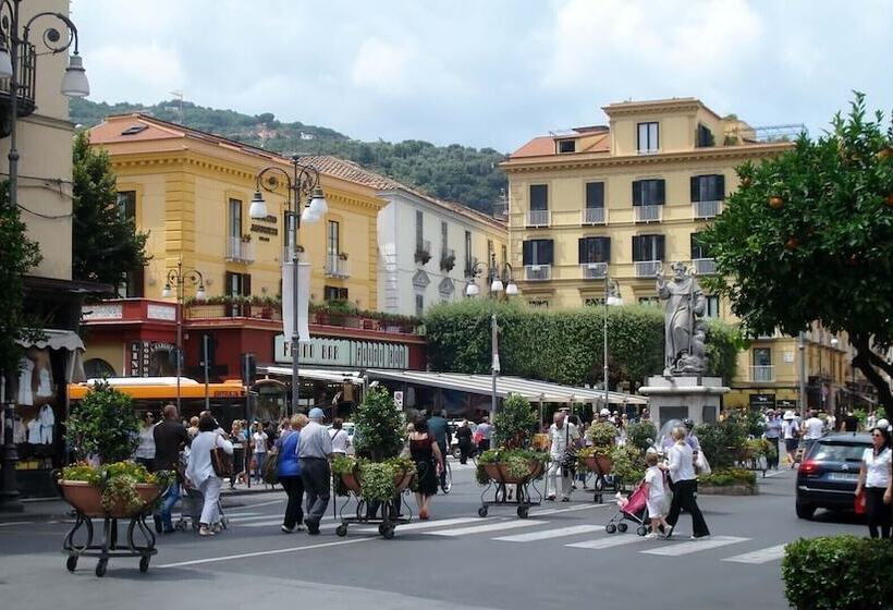 بنسيون Villino L Aranceto Sorrentino