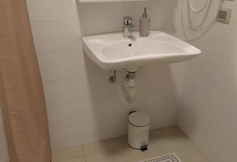 تختخواب و صبحانه Agriturismo Cascina Poscallone