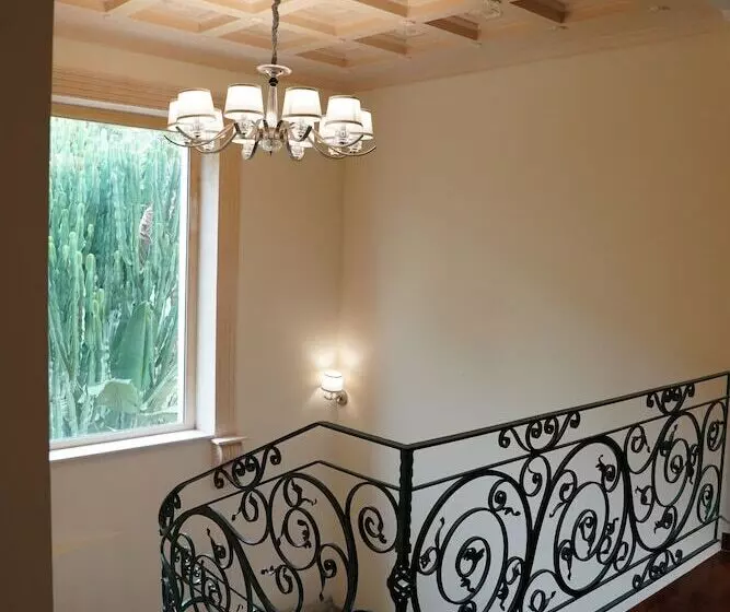 تختخواب و صبحانه Villa Princi