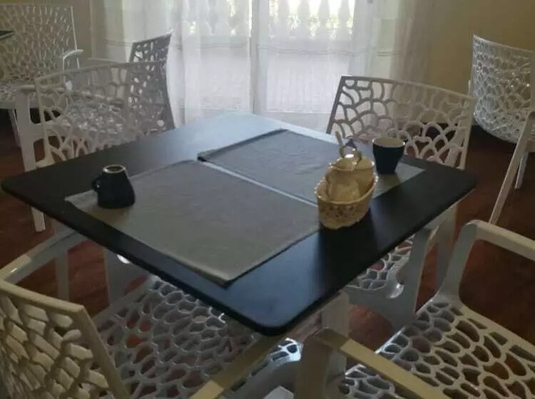 تختخواب و صبحانه Villa Princi