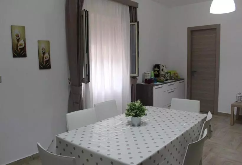 ペンション Affittacamere La Traversa