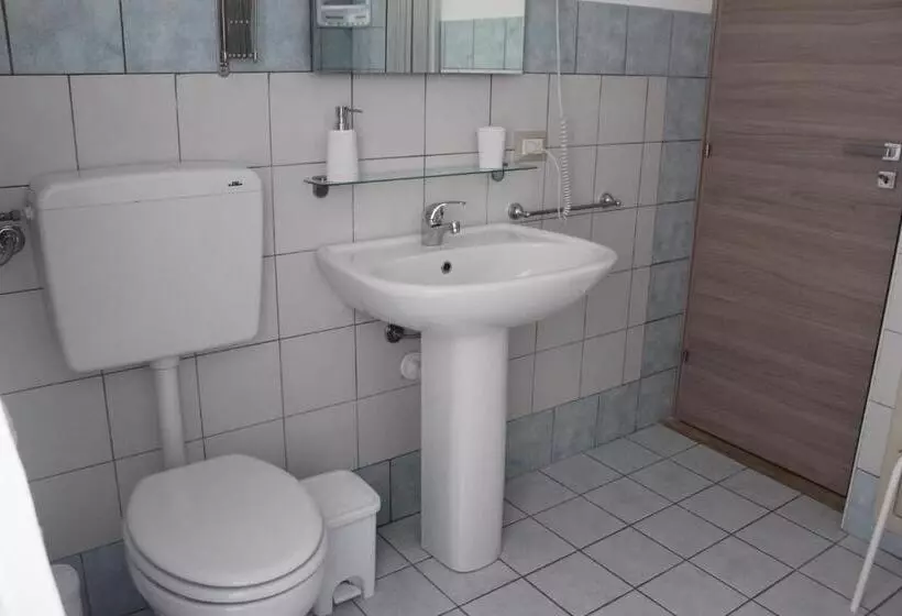 ペンション Affittacamere La Traversa