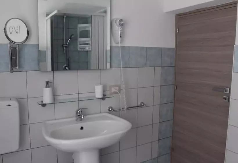 ペンション Affittacamere La Traversa