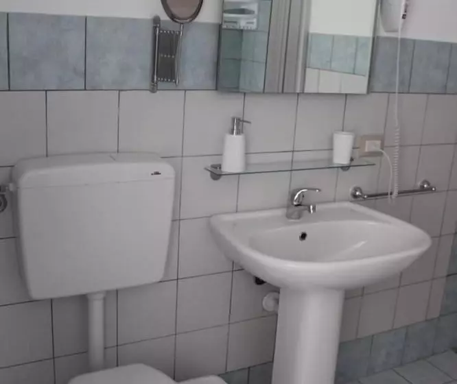 ペンション Affittacamere La Traversa