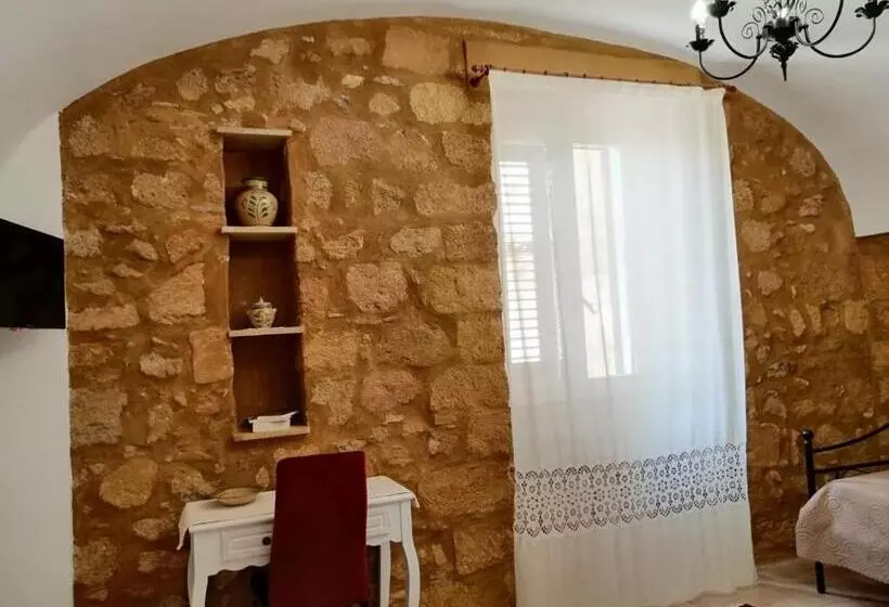 Aamiaismajoitus (B&B) Le Stanze Dell Emiro