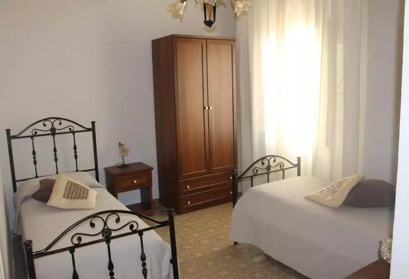 Aamiaismajoitus (B&B) Le Stanze Dell Emiro