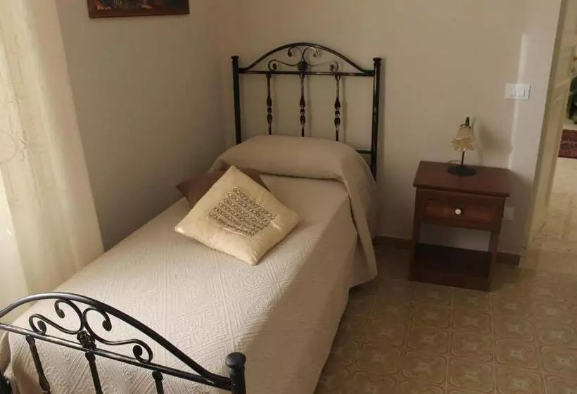 Aamiaismajoitus (B&B) Le Stanze Dell Emiro