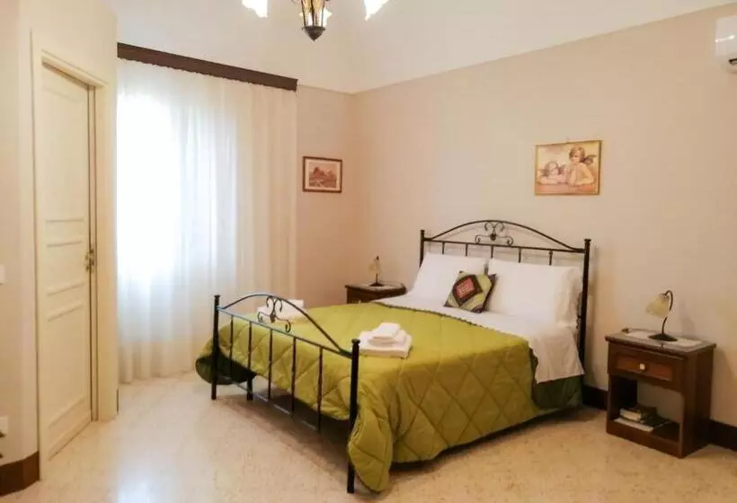 Aamiaismajoitus (B&B) Le Stanze Dell Emiro