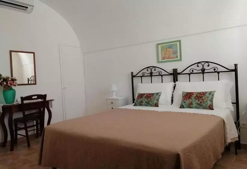 Aamiaismajoitus (B&B) Le Stanze Dell Emiro