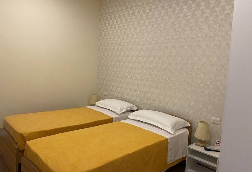 فندق فئة نجمة واحدة Acquaviva Experience B&b