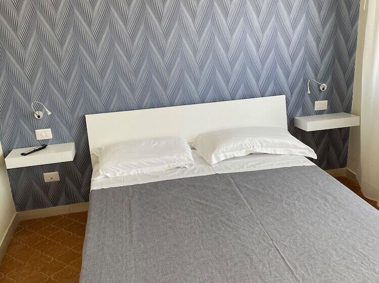 فندق فئة نجمة واحدة Acquaviva Experience B&b