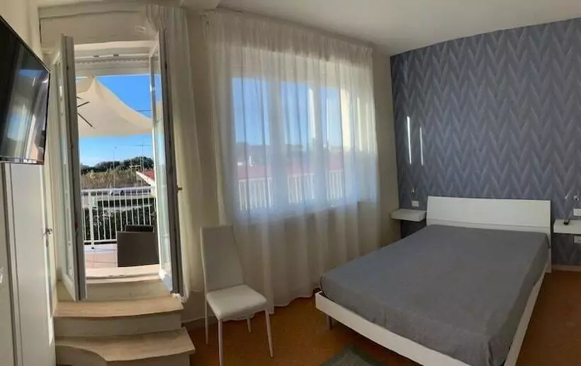 簡易ホテル Acquaviva Experience B&b