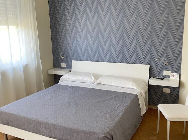 فندق فئة نجمة واحدة Acquaviva Experience B&b