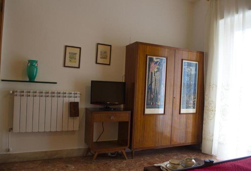 پانسیون Olivarooms