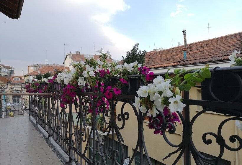 ペンション Torino Guest House