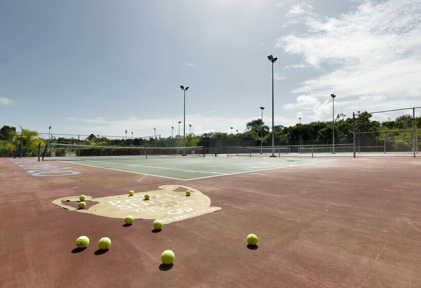 Grand Palladium Colonial Resort & Spa - All Inclusive