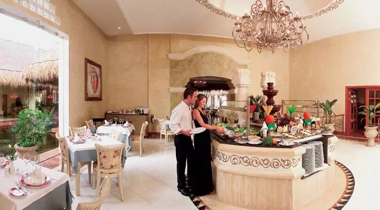 Grand Palladium Colonial Resort & Spa - All Inclusive