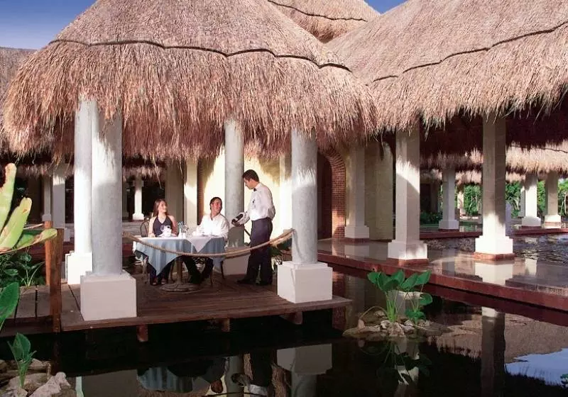 Grand Palladium Colonial Resort & Spa - All Inclusive