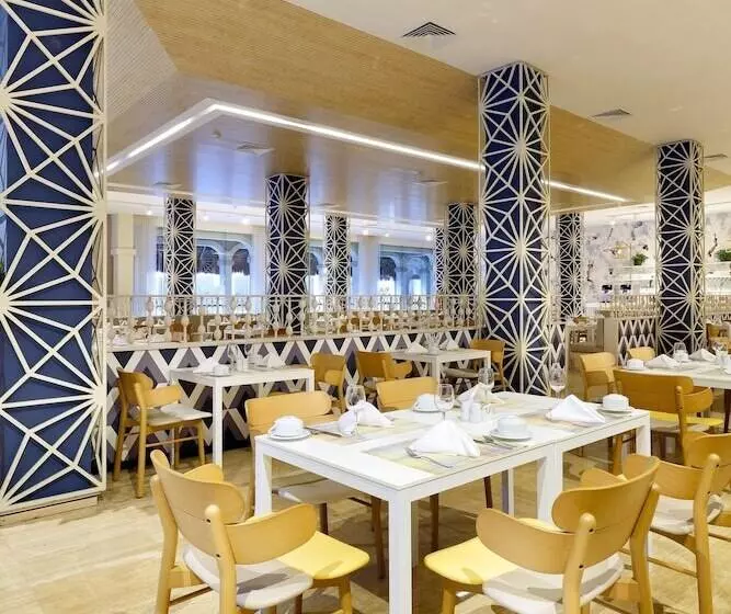 Grand Palladium Colonial Resort & Spa - All Inclusive