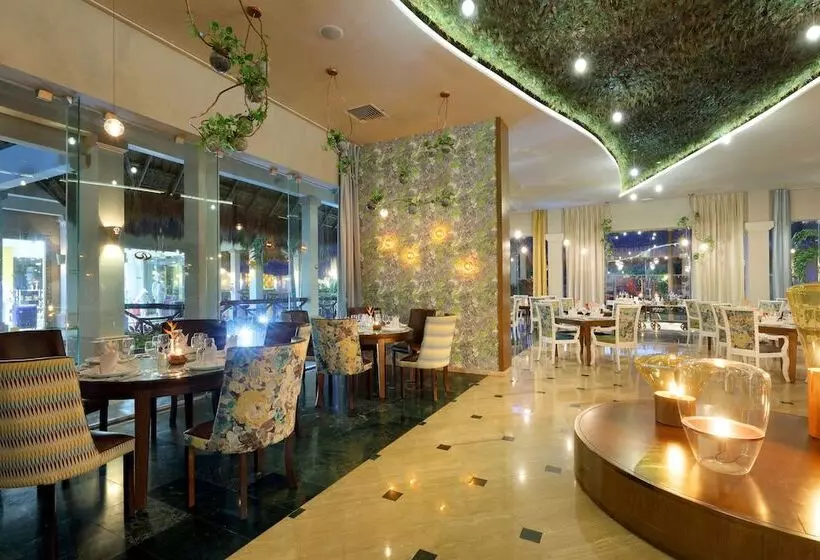 Grand Palladium Colonial Resort & Spa - All Inclusive