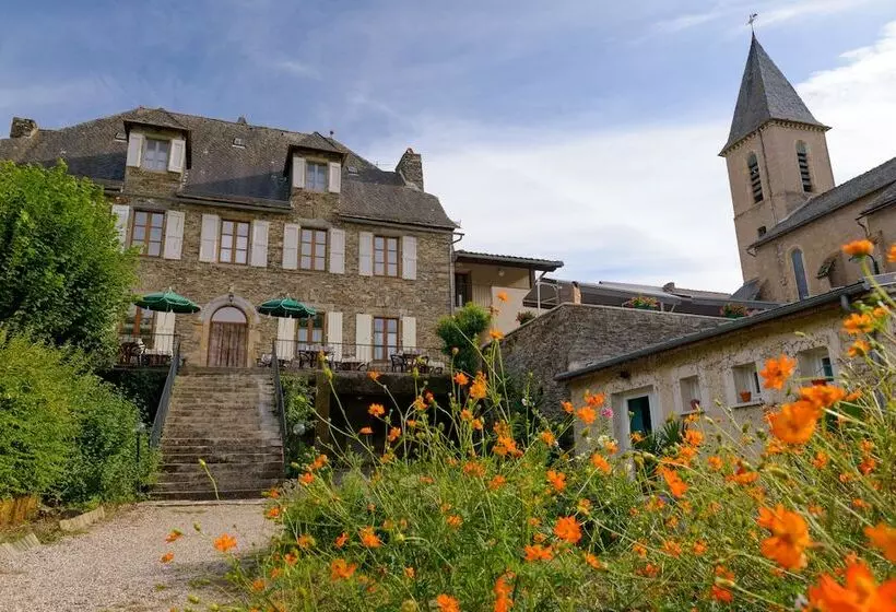 ホテル Logis Hôtels Hostellerie Des Lauriers Hôtel Et Restaurant