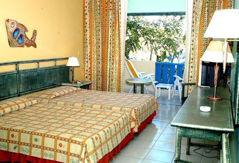 هتل Brisas Santa Lucía