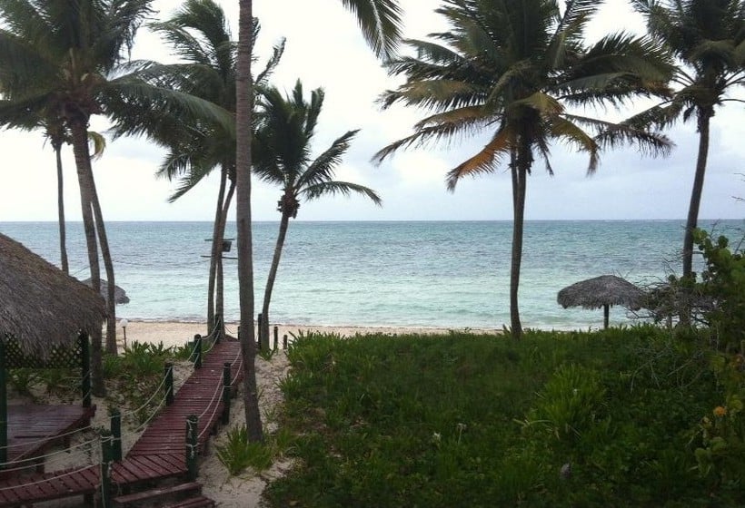 هتل Brisas Santa Lucía