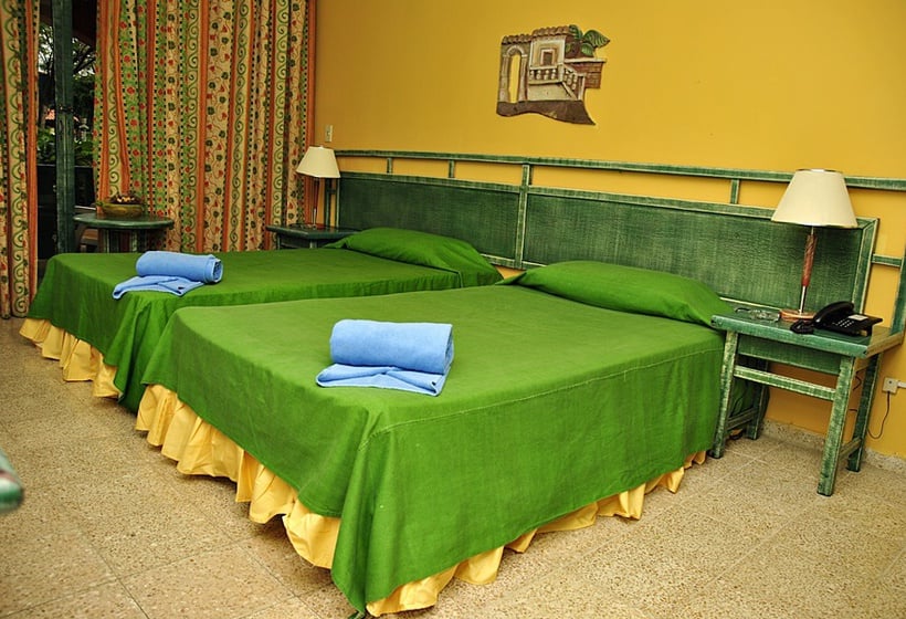 هتل Brisas Santa Lucía