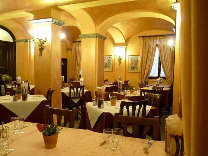 Отель Albergo Ristorante Cavallo Bianco