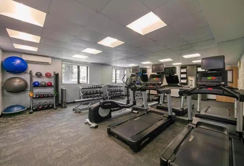 هتل Fairfield Inn By Marriott Jfk Airport