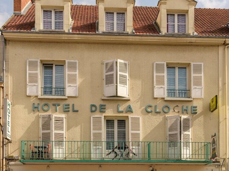 هتل Hôtel De La Cloche