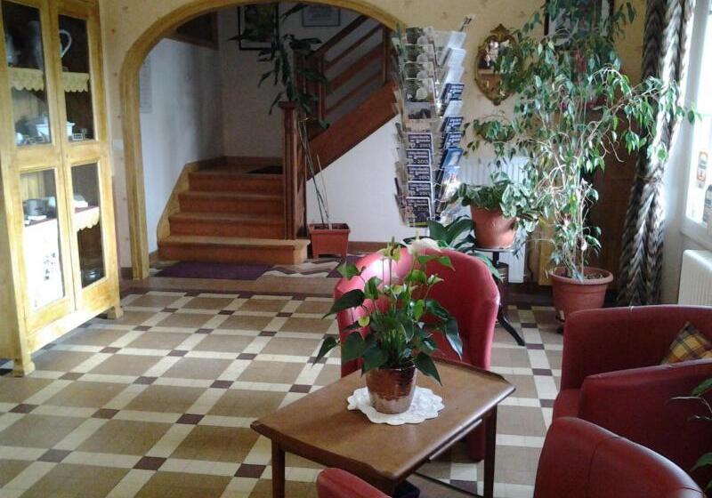 هتل Le Chalet De La Foret Logis Hôtel 3 étoiles Et Restaurant