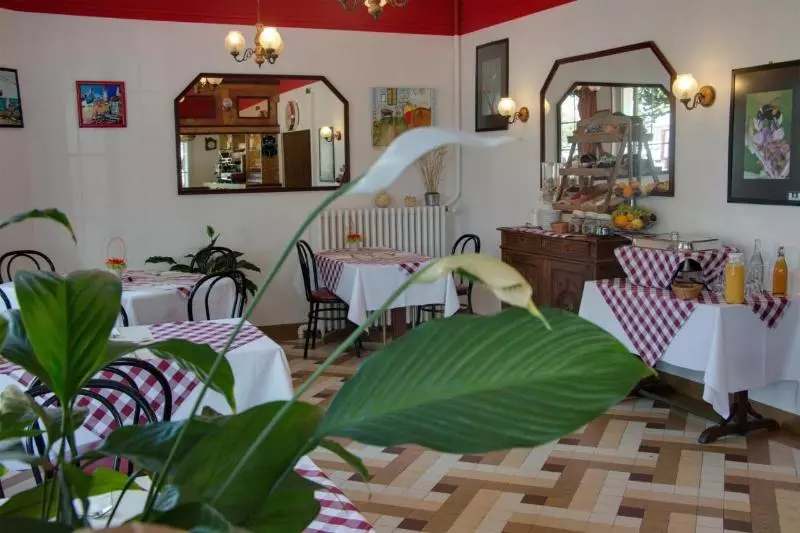 호텔 Le Chalet De La Foret Logis Hôtel 3 étoiles Et Restaurant