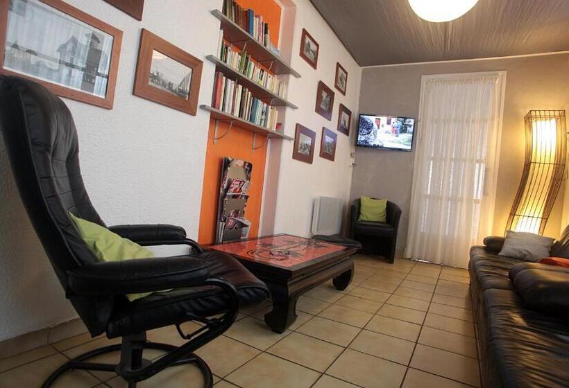 בית מלון כפרי Le Chalet