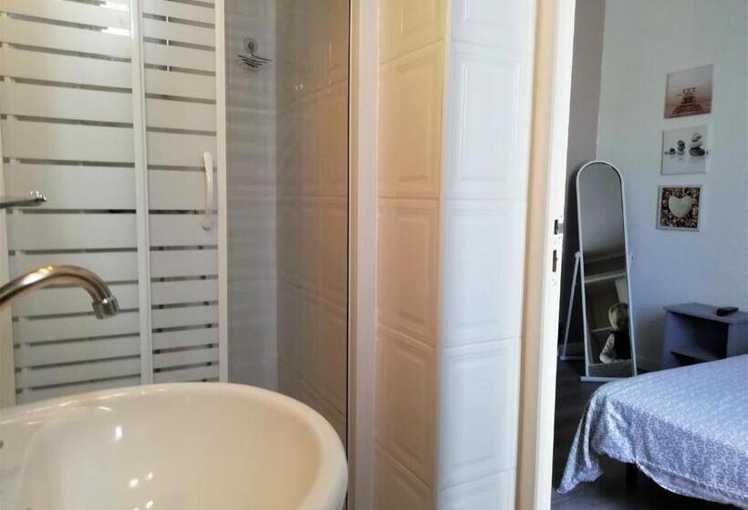 בית מלון כפרי Le Chalet