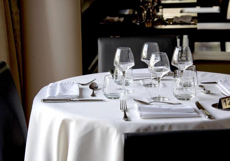 בית מלון כפרי Logis Hôtel La Ferme De Flaran