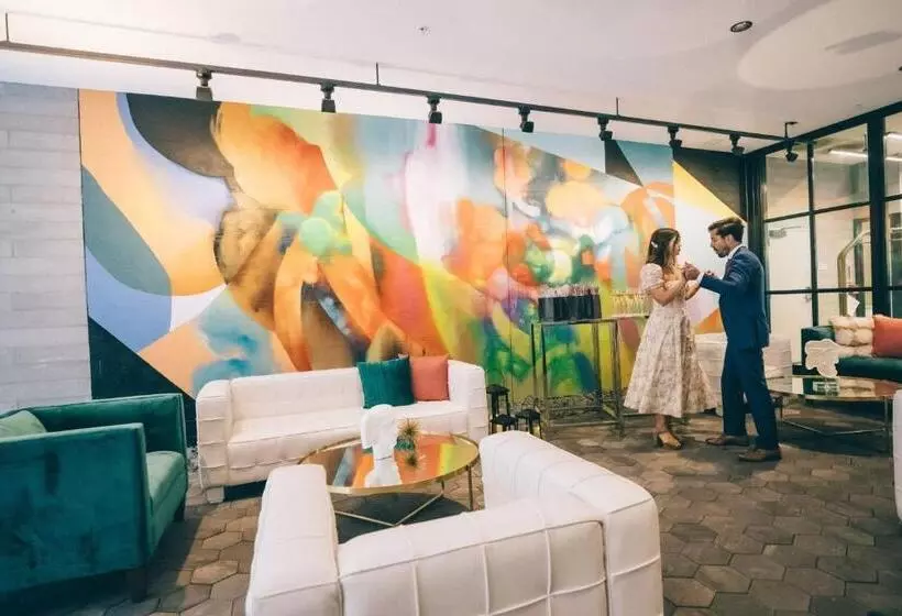 فندق The Clancy Autograph Collection