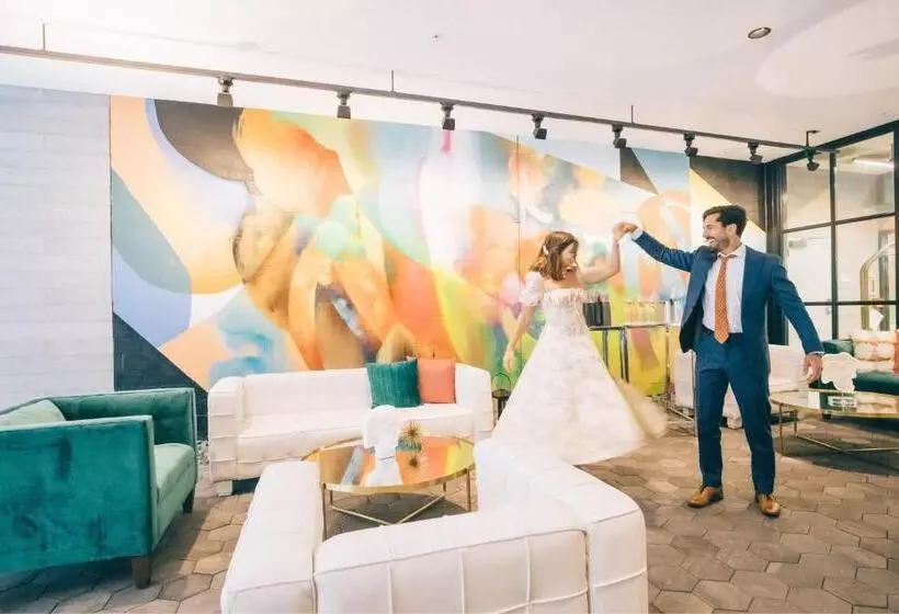 فندق The Clancy Autograph Collection