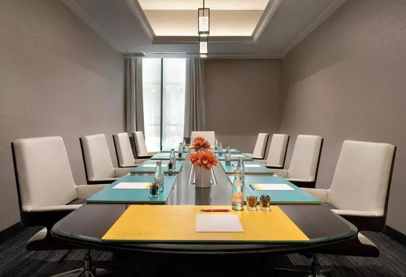 فندق The Clancy Autograph Collection