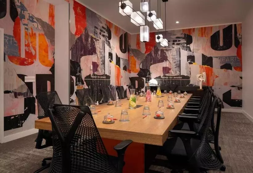 فندق The Clancy Autograph Collection