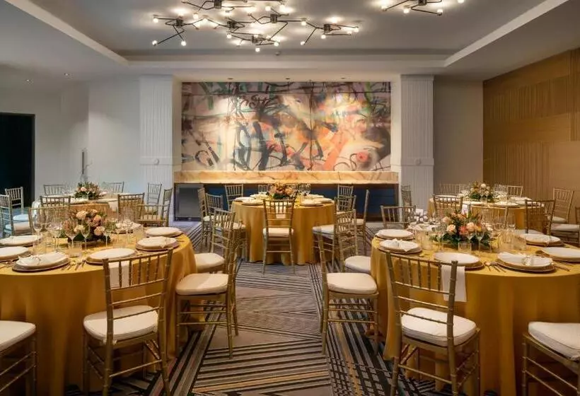 فندق The Clancy Autograph Collection