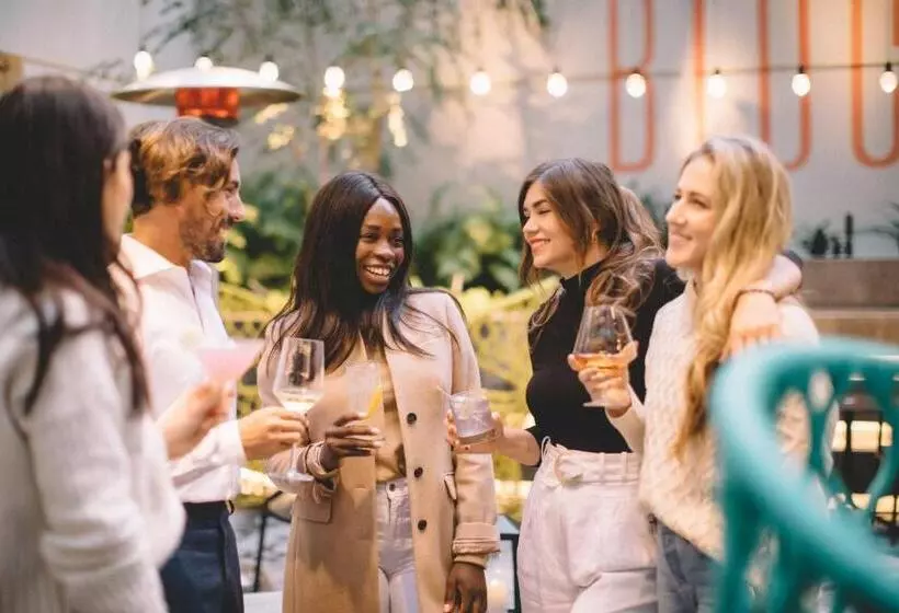 فندق The Clancy Autograph Collection