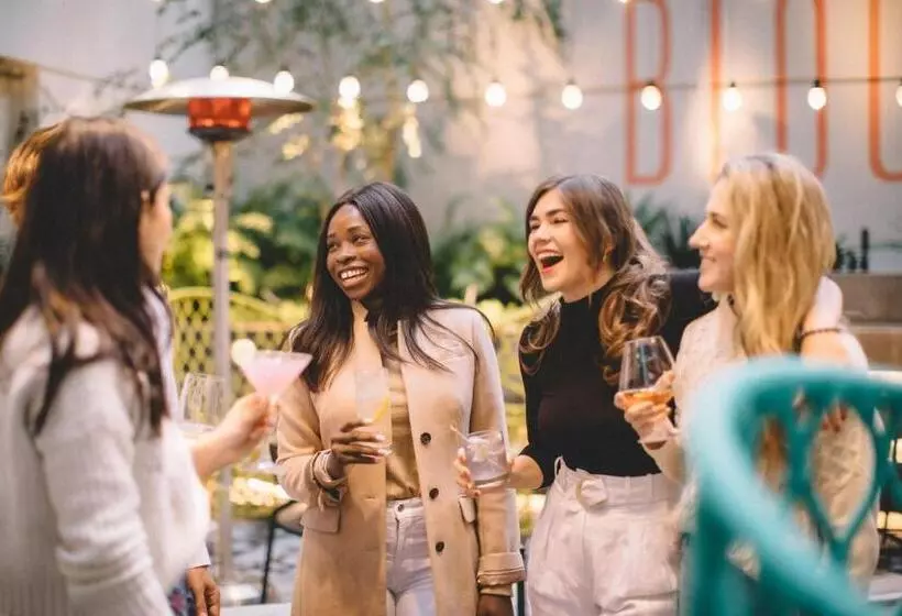 فندق The Clancy Autograph Collection